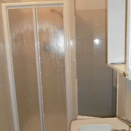 מלון Hotel Domodossola 2*